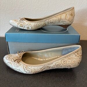 NWT Nine West ‘Shem’ kitten heel size 9M